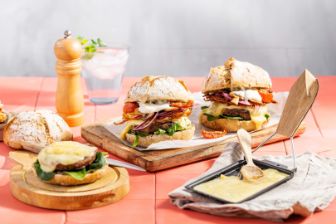 vega raclette burger met rosti - 3840x2160px