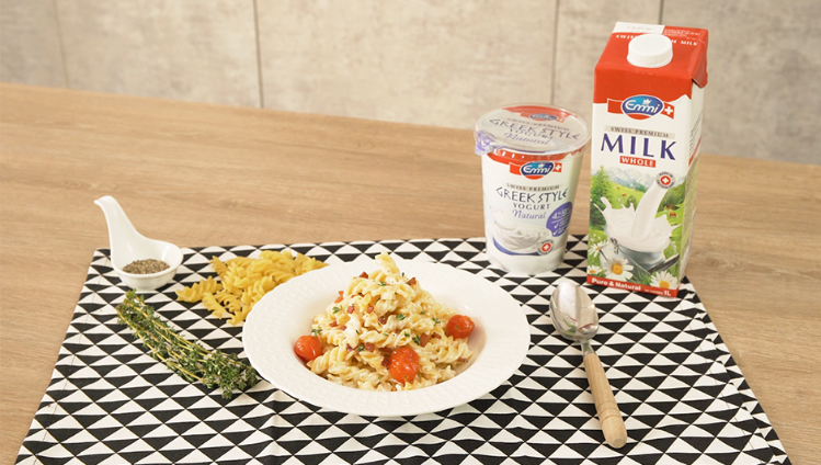 emmi-swiss-premium-greek-style-yogurt-macaroni-and-cheese