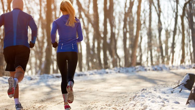 moments-sport-running-joggen-wald-winter