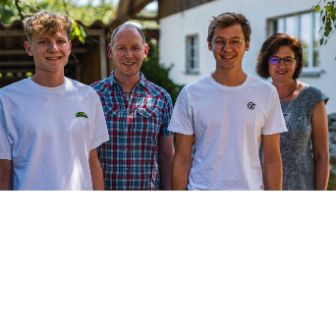 Erlenhof_Wyss_Hessigkofen_Familie_zugeschnitten