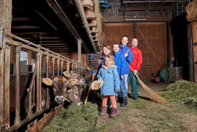 Im Lätten, Urs Köpfli, Islisberg_Familie_Ganzkörper