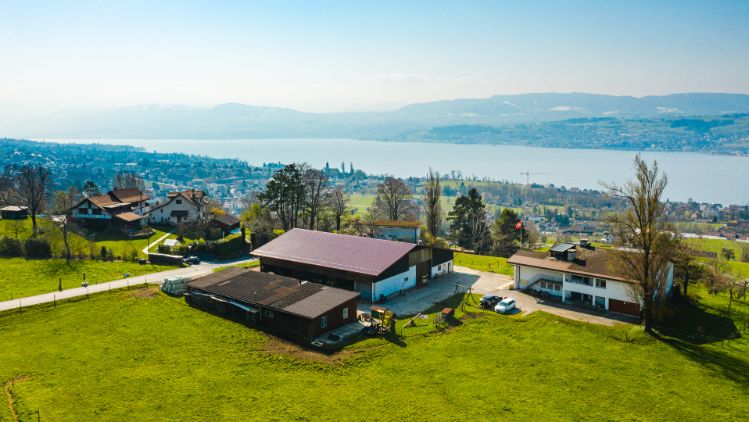 Panoramahof_Bolleter-Diakun_Meilen_Drohne