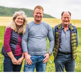 Riedhof_Maerki_Ruefenach_Familie_zugeschnitten
