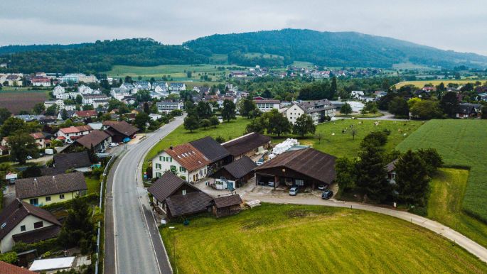 Hof Egli_Egli-Deflorin_Steinmaur_Drohne