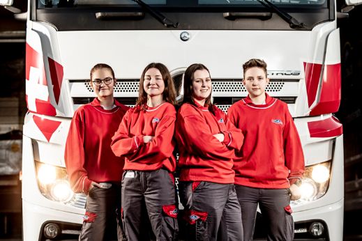 stories_stage_chauffeusen_vier-auf-einen-schlag