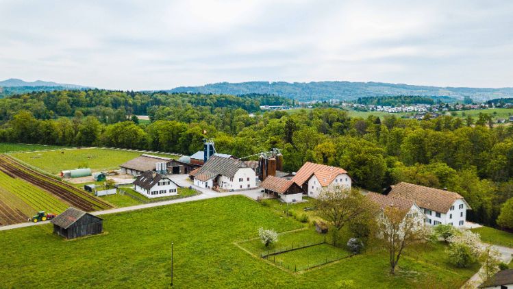 Vierbrunnenhof_Huber_Birrhard_Drohne