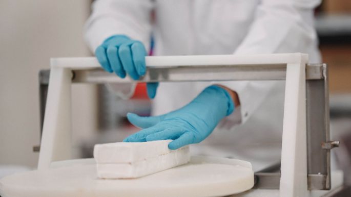 aut-ueberemmi-konfektionierung-brieschneiden