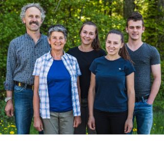 Brunnacherhof_Sandmeier_Seengen_Familie_zugeschnitten