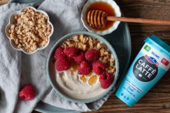 Vanilla Latte Smoothie Bowl-0113_Stage