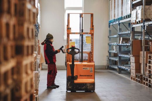 aut-ueber-emmi-karriere-lager