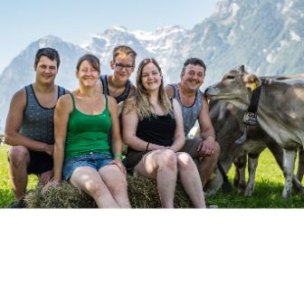 Kupfernhof_Landolt_Mollis_Familie1_zugeschnitten