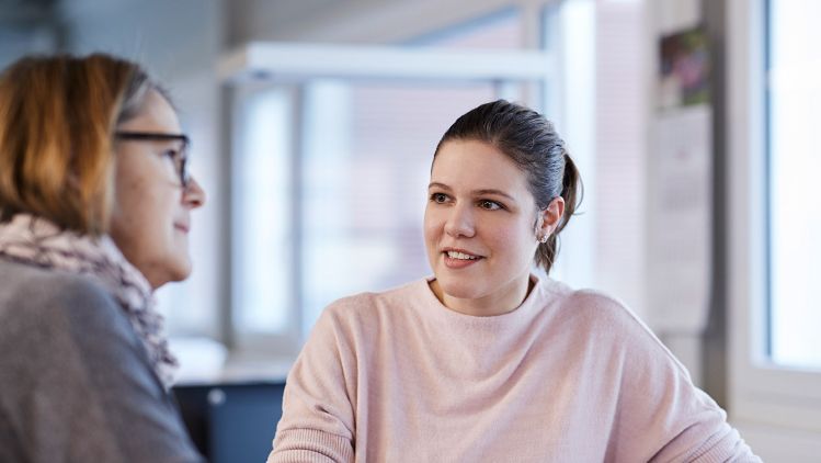 emmi-career-01_Teaser-m