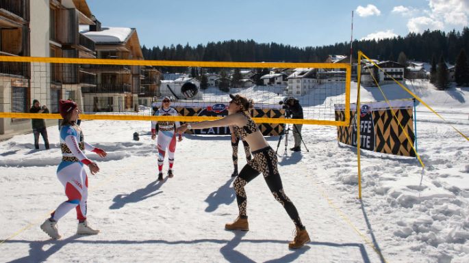 emmi-vertragsverlaengerung-swiss-ski-beach-volley-snowvolley-match-hueberli