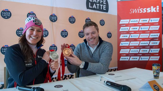 emmi-vertragsverlaengerung-swiss-ski-beach-volley-wendy-holdener-thomas-morf-olympic-medal